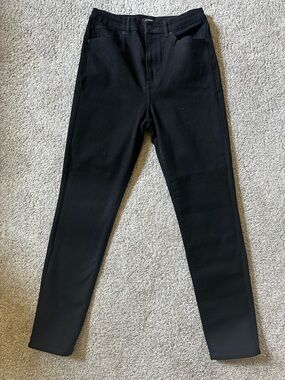 Express Women’s Skinny Jeans in Black